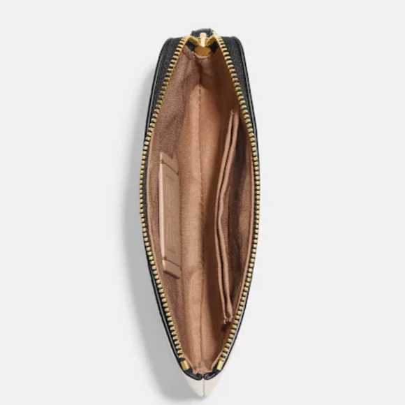 Disney X Coach Corner Zip Wristlet With Cruella Motif - Picture 2 of 3